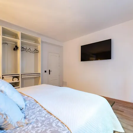 別荘 Malagasuite Poolside House *