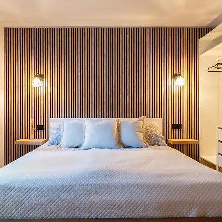 Malagasuite Poolside House ミハス