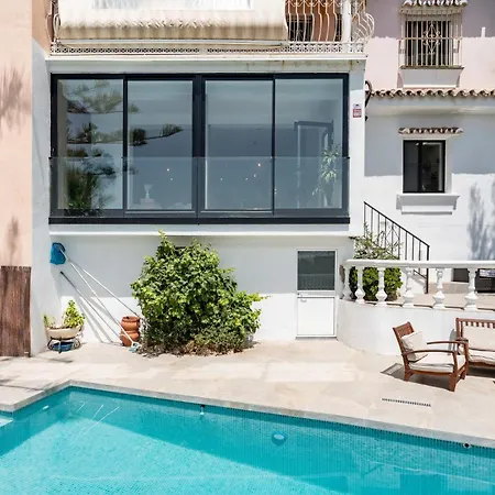 Malagasuite Poolside House